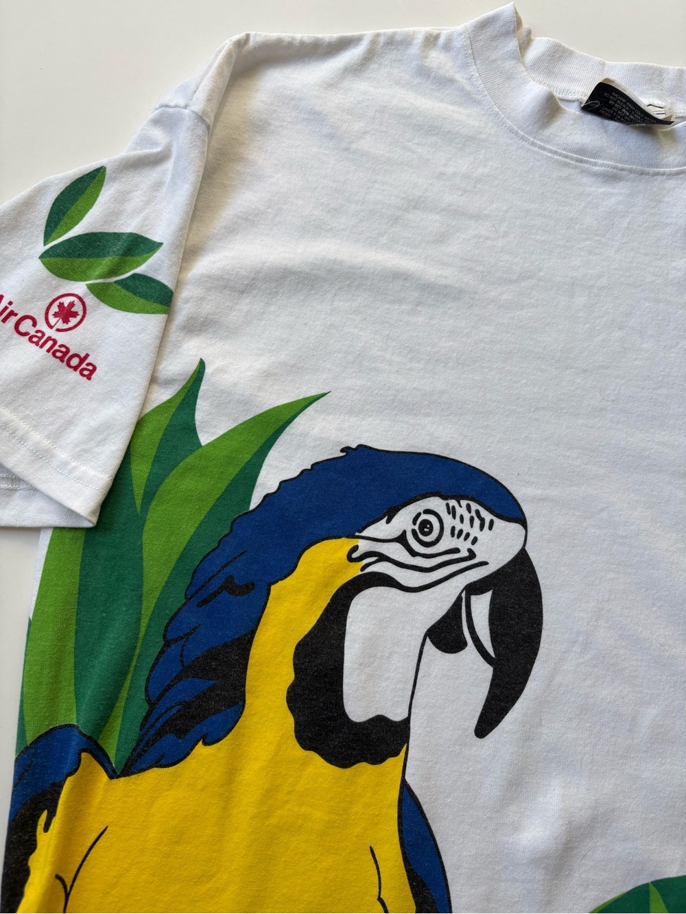 Air Canada Promo White Short-Sleeve Parrot Graphic Tee XL
